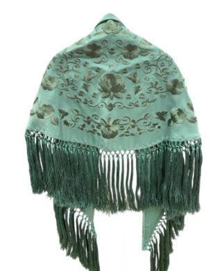 MANTONCILLO BORDADO CN 19