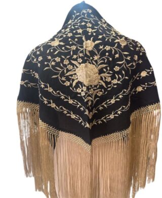 MANTONCILLO BORDADO J2